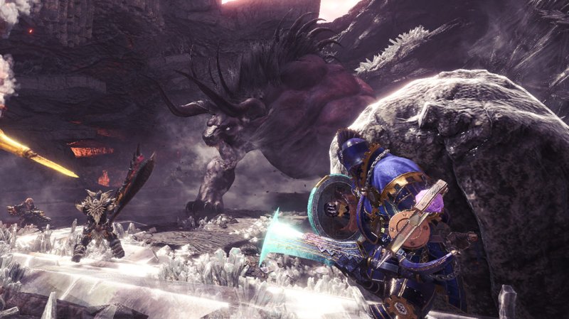 Un gruppo di cacciatori di Monster Hunter World affronta il Behemoth di Final Fantasy