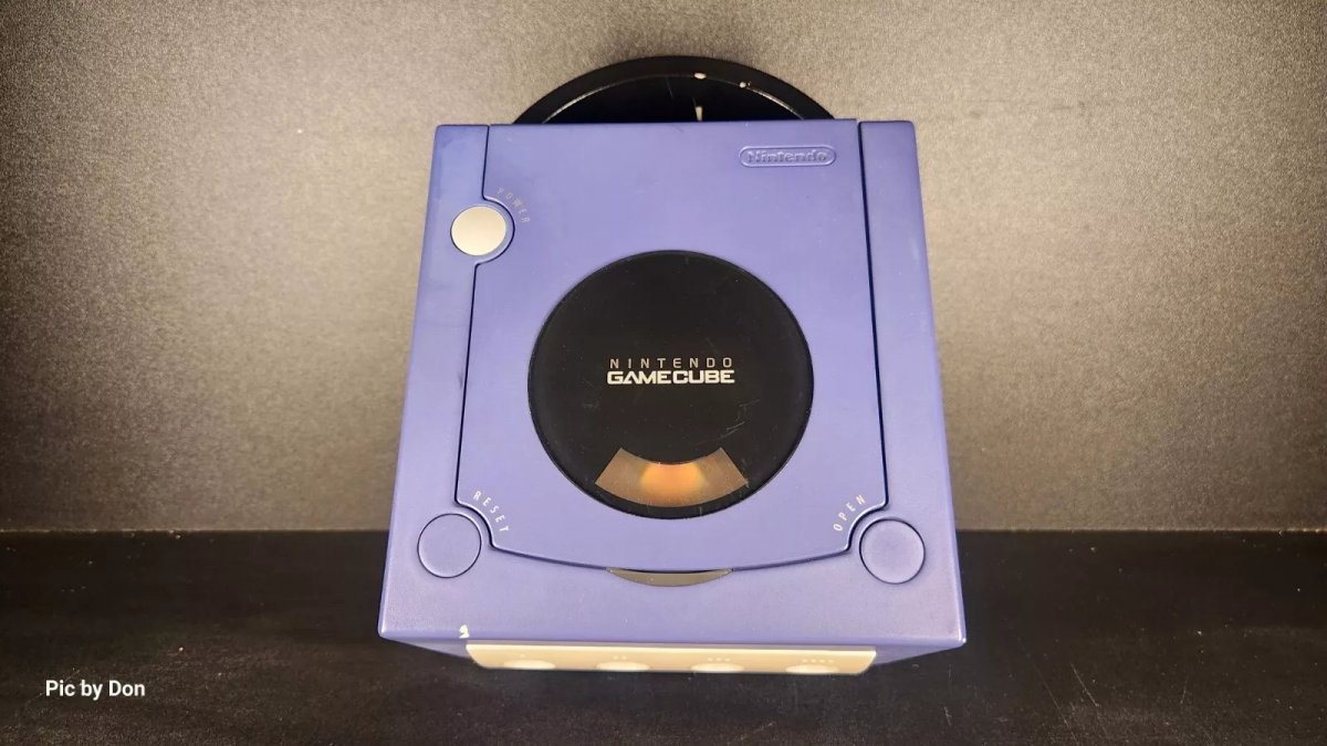 Space World 2000のNintendo GameCubeの非常にまれなプロトタイプは、巨大な人物に販売されています