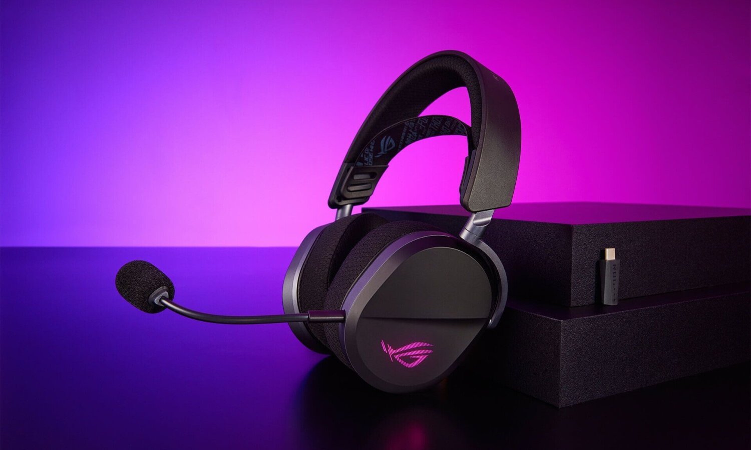 ASUS ROG Pelta, le nuove cuffie da gaming firmate da ASUS