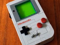 La data di uscita del LEGO Game Boy è trapelata in rete, assieme a dettagli su prezzo e numero di pezzi