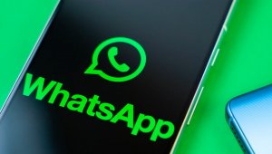 WhatsApp, le reaction durante le chiamate sono in arrivo e si potrà usare qualsiasi emoji