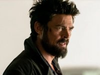 Il film Mortal Kombat 2 presenta il Johnny Cage di Karl Urban, vediamo le foto