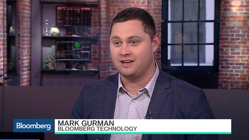 Mark Gurman di Bloomberg