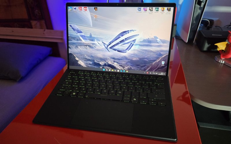 ROG Flow Z13 2025 porta in dote la nuova APU Strix Halo di AMD ROG Flow Z13 2025 porta in dote la nuova APU Strix Halo di AMD