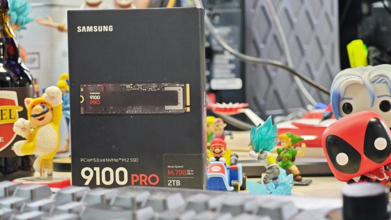 La confezione del Samung 9100 PRO La confezione del Samung 9100 PRO