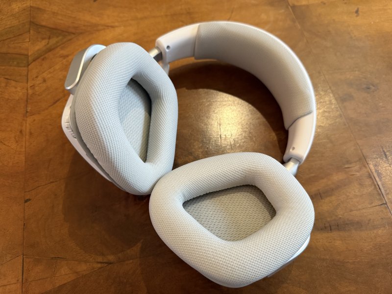 I cuscinetti delle Corsair VOID WIRELESS V2 non hanno una profondità sufficiente per garantire un buon comfort I cuscinetti delle Corsair VOID WIRELESS V2 non hanno una profondità sufficiente per garantire un buon comfort