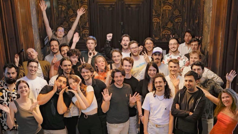 Il giovanissimo core team di Sandfall Interactive al completo Il giovanissimo core team di Sandfall Interactive al completo