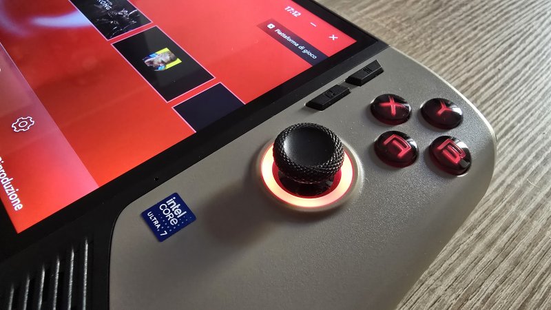 Gli stick analogici di MSI Claw 8 AI+ supportano la tecnologia con effetto Hall