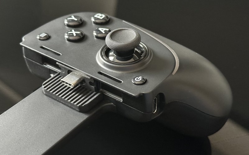 L'impugnatura del Razer Kishi Ultra è sufficientemente spessa L'impugnatura del Razer Kishi Ultra è sufficientemente spessa