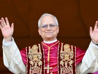 Papa Leone XIV gioca ai videogiochi... più o meno