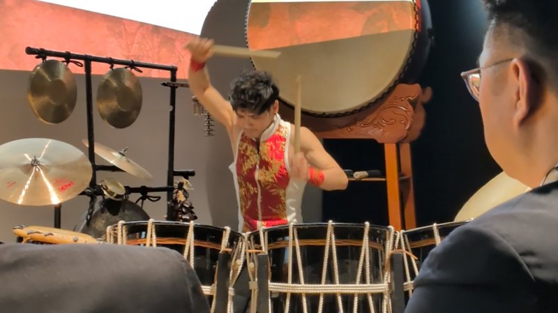 Il suonatore di taiko ingaggiato da Panasonic per la presentazione, Takuya Taniguchi Il suonatore di taiko ingaggiato da Panasonic per la presentazione, Takuya Taniguchi
