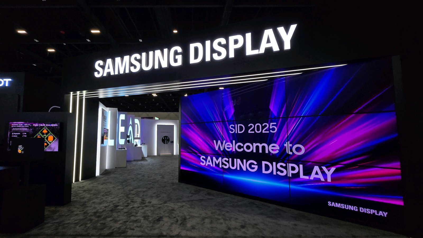Il booth Samsung Display alla DisplayWeek 2025