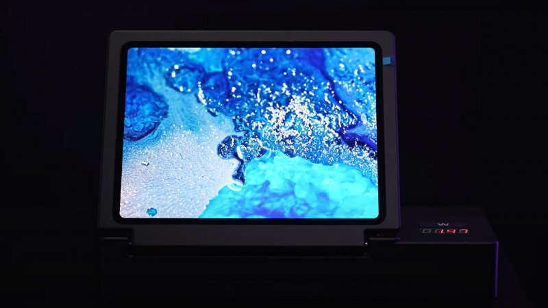 Il primo pannello OLED che impiega un materiale blu fosforescente Il primo pannello OLED che impiega un materiale blu fosforescente