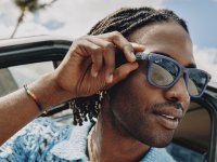 Quali sono gli schermi migliori per gli occhiali smart con IA, MicroLED o LCoS? Pro e contro per i vari usi