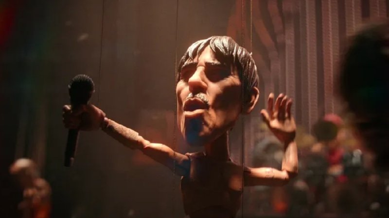 Sì, è Anthony Kiedis dei Red Hot Chili Peppers, appeso ai fili della quarta stagione di Love, Death & Robots