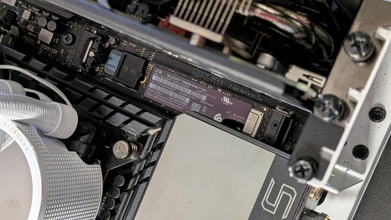 L'SSD WD_BLACK SN 8100 all'interno del nostra bench test