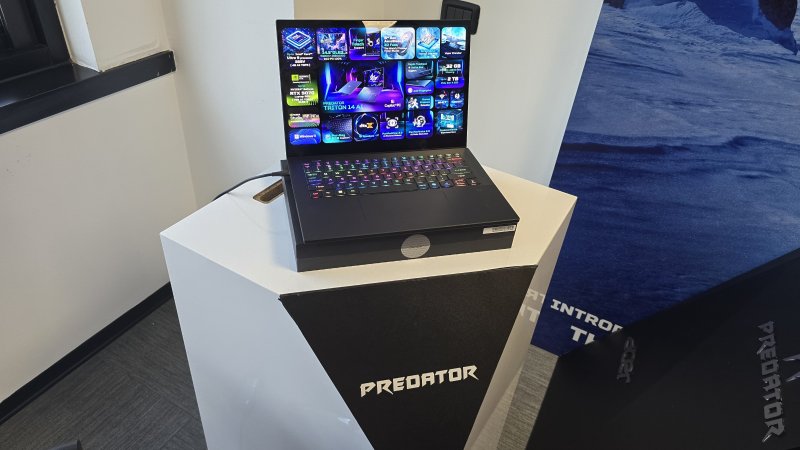 Acer Predator Triton 14 AI Acer Predator Triton 14 AI