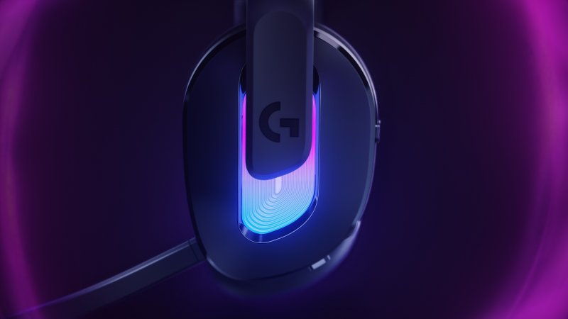 Una porzione del padiglione delle Logitech G522 è dedicata ai LED RGB