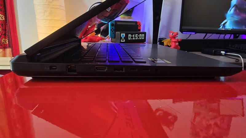 Le porte sono distribuite interamente sui lati