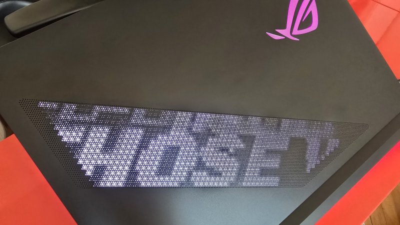 Il display AniME Vision può essere personalizzato attraverso il software Armoury Crate