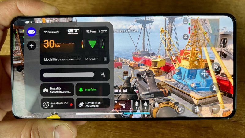 Realme GT 7T ha abbastanza potenza per far girare i videogiochi ad alta qualità Realme GT 7T ha abbastanza potenza per far girare i videogiochi ad alta qualità