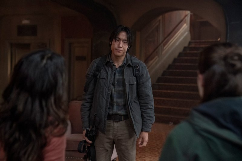 Anche Jesse è un doppio di Ellie e ne rappresenta l'alternativa perfettamente integrata e responsabile di Jackson Anche Jesse è un doppio di Ellie e ne rappresenta l'alternativa perfettamente integrata e responsabile di Jackson