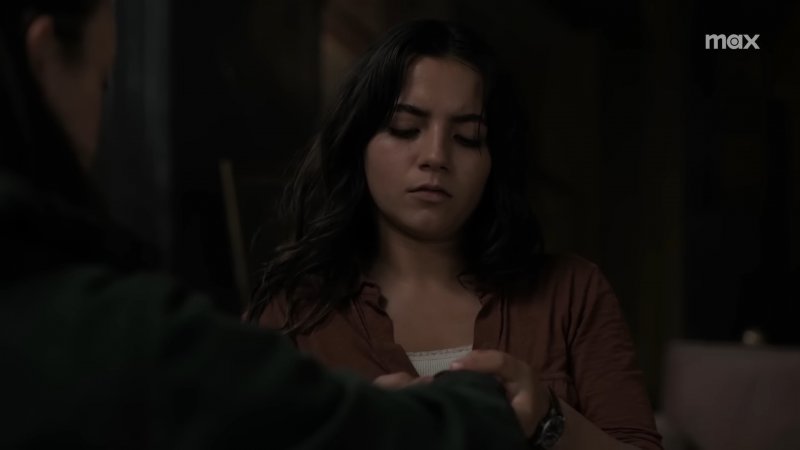Le tante scene dedicate a Dina sono necessarie per creare un doppio con cui confrontare la lenta trasformazione di Ellie Le tante scene dedicate a Dina sono necessarie per creare un doppio con cui confrontare la lenta trasformazione di Ellie