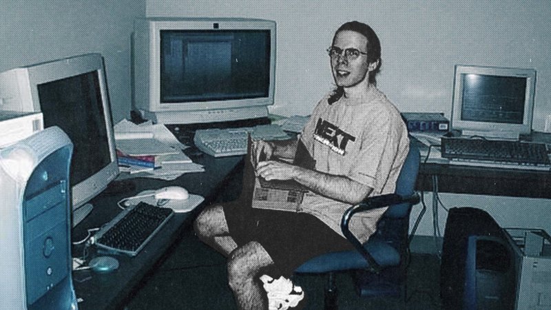 John Carmack circondato da monitor