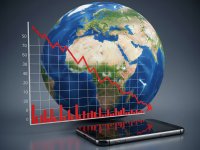 Gli smartphone costosi piacciono: in Europa calano le vendite, ma iPhone e Samsung dominano in fascia alta