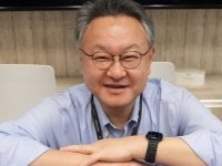 I servizi in abbonamento sono pericolosi, dice l'ex-Sony Yoshida, ma PS Plus è meglio degli altri
