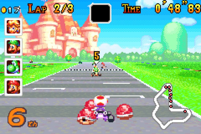 Quando arriva sul Game Boy Advance, Mario Kart cerca di tenere assieme quanto visto e giocato sul Super NES e sul Nintendo 64. A svilupparlo è Intelligent Systems