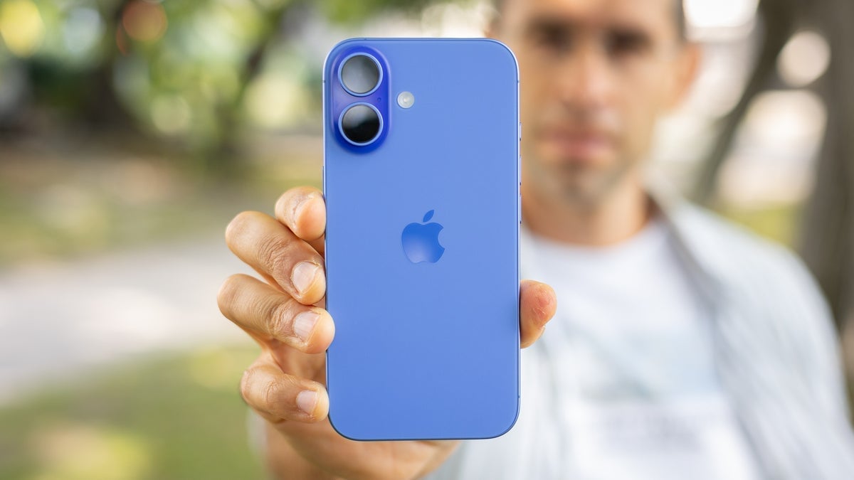 iPhone 17
