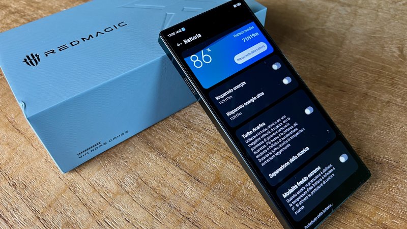 La batteria di REDMAGIC 10S Pro è davvero capiente, ma anche in questo caso non ci sono novità La batteria di REDMAGIC 10S Pro è davvero capiente, ma anche in questo caso non ci sono novità