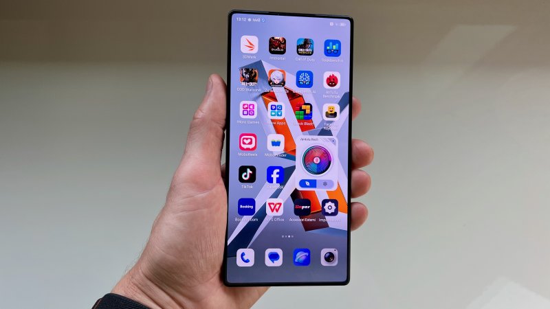 Lo schermo totalmente libero di REDMAGIC 10S Pro fa sempre la sua figura Lo schermo totalmente libero di REDMAGIC 10S Pro fa sempre la sua figura