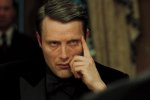 Hitman World of Assassination x 007 First Light: i due giochi si incontrano in una missione con Mads Mikkelsen - Notizia