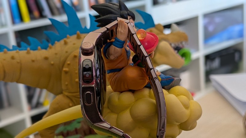 Dettaglio della corona e del sensore X-TAP di Huawei Watch 5