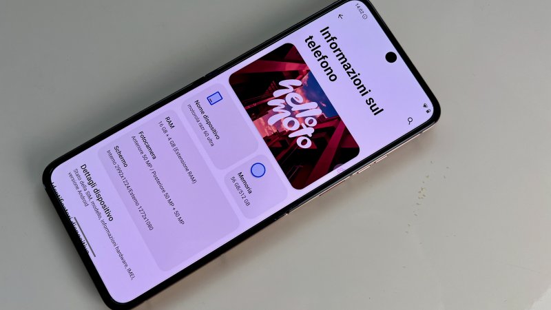 Il software di Motorola Razr 60 Ultra è ottimo, peccato per un supporto non proprio all'altezza Il software di Motorola Razr 60 Ultra è ottimo, peccato per un supporto non proprio all'altezza