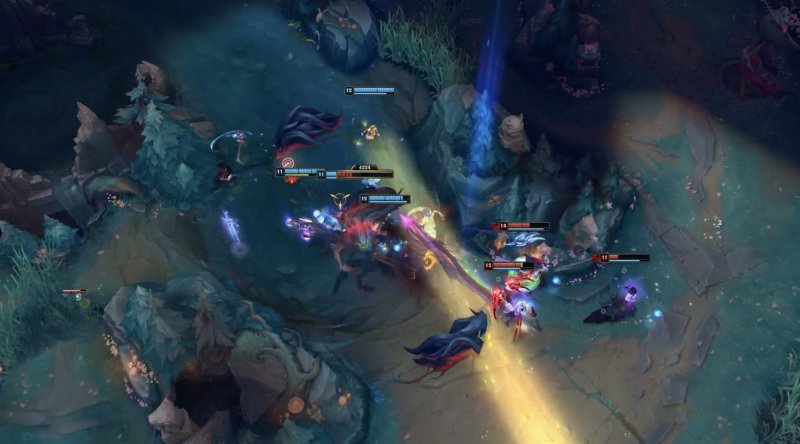 Yunara se la cava bene nei teamfight caotici, specialmente in quelli che partono quando un avversario è fuori posizione