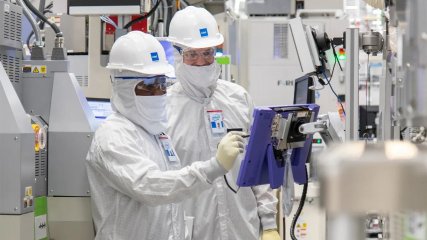 Intel si prepara a un round massiccio di licenziamenti: “Azioni difficili ma necessarie”