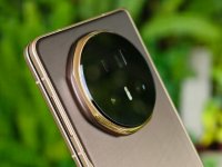 Honor Magic V5 sarà pure lo smartphone pieghevole più sottile, ma quel blocco fotocamera non ha senso
