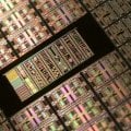 TSMC verso utili record: boom dell’IA spinge profitti e domanda di chip avanzati