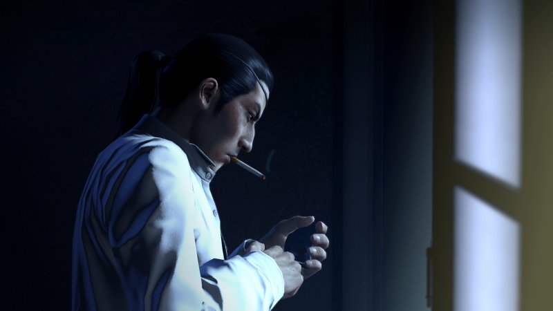 Goro nel suo piccolo appartamento a Osaka in Yakuza 0: Director's Cut Goro nel suo piccolo appartamento a Osaka in Yakuza 0: Director's Cut