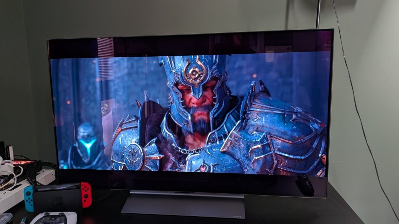 Siamo riusciti a giocare piacevolmente sul TV in streaming anche DOOM: The Dark Ages a 4K e in HDR, nonostante gli inciampi di GeForce Now nella gestione dei driver del gioco