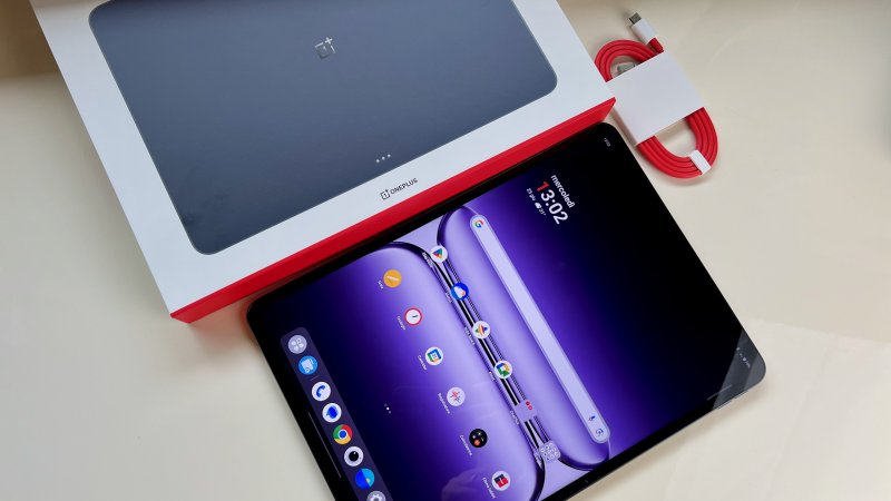 L'unico accessorio presente nella confezione di OnePlus Pad 3 è il cavo USB-C