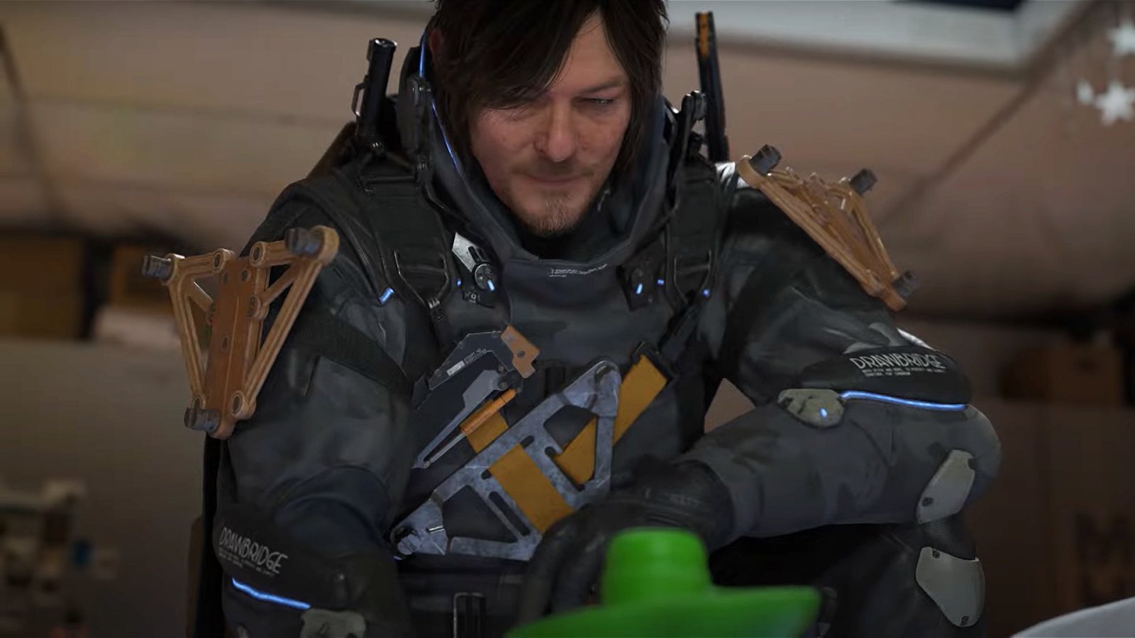 Sam, il protagonista di Death Stranding 2: On the Beach