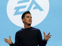 Nonostante il brutto anno di EA, il CEO ha ricevuto un aumento di 5 milioni di dollari