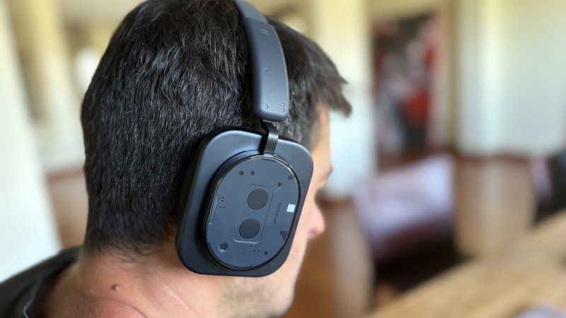 Le Nothing Headphone (1) sono molto comode da indossare, ma per nulla traspiranti e in estate fanno sudare un bel po'