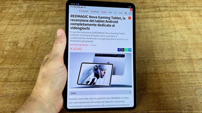 Le cornici dello schermo di REDMAGIC Astra Gaming Tablet sono molto sottili Le cornici dello schermo di REDMAGIC Astra Gaming Tablet sono molto sottili