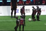 Mai visto dei robot giocare a calcio? In Cina è successo: la partita è stata tanto esilarante quanto sorprendente - Notizia