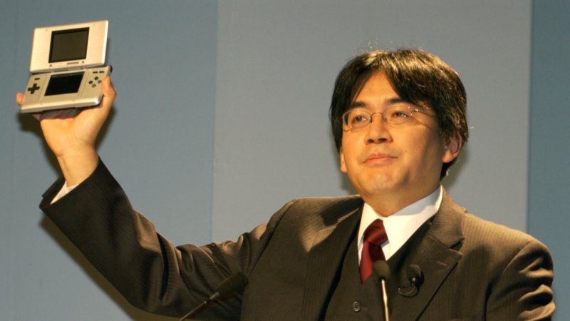 Iwata mostra al mondo Nintendo DS